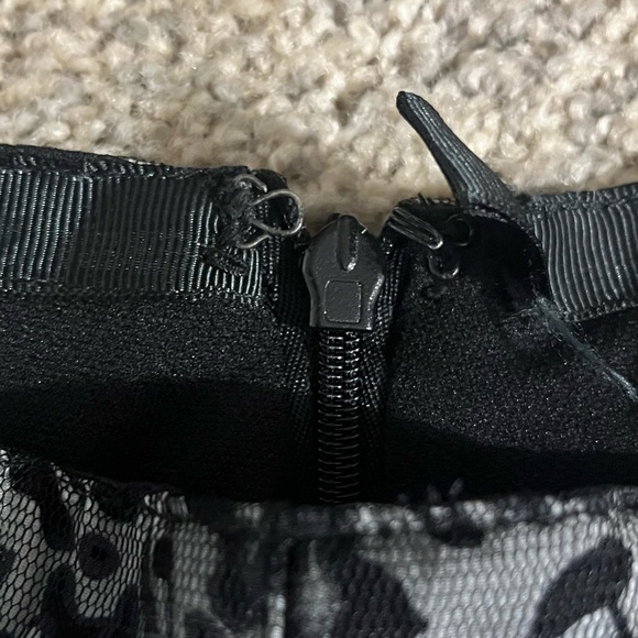 Black, White, and Grey Midi Pleated Work Skirt with Tool Lining! - Picture 4 of 8